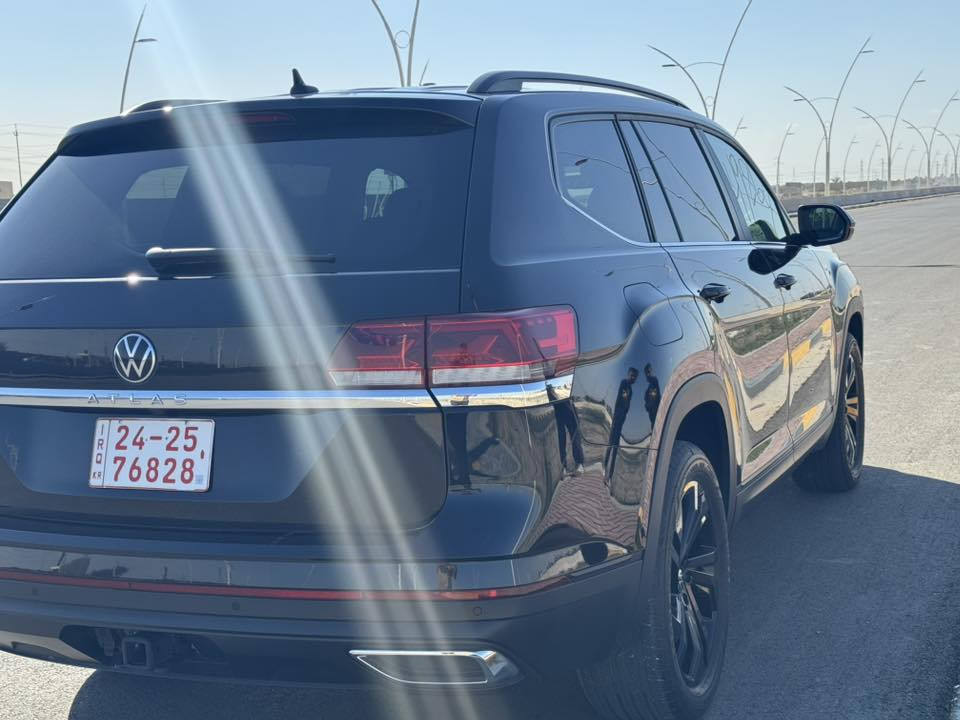 الفخامه ألمانيه اطلس العائليه 7راكب
اطلس موديل 23 السيارا ماشيه 21 الف mil  السيارا جديده تترقم اربيل اسليمانيه دهوك تريدها بسمك او بسم الشركه 
السيارا بيها قطعه واحده فقط صبغ  ايرباك استيرن ودشبول 
السيارا 6 سلندر  موصفات السيارا SE بجم كبس  امراوس او بيع   اتخل خاص وتدلل  *********** واتساب او اتصال
