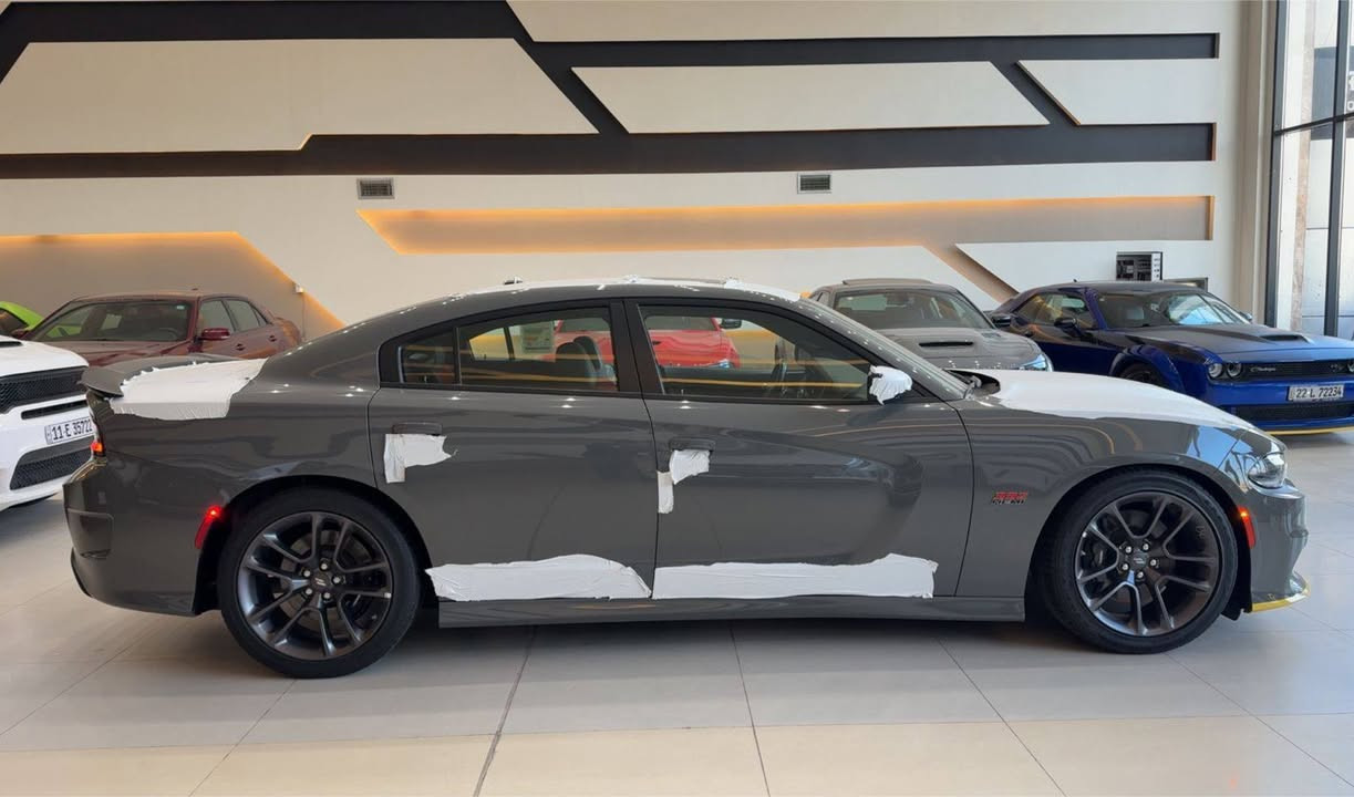 جارجر سكات باك (خليجي وكاله هارلم) 
*Dodge Charger (Scat Pack)
الموديل : (2023 لاست كول)
المحرك : SRT . V8 . 6.4L .
العداد : (5000الف فقط زيروو ).
الرقم : بغداد
اللون :اسمنتي
المواصفات فول (1/1) (رادار امامي)
محرك كير واير بشرط مامفتوح 
سيارة حيل نظيفة كلشي عل بلاد جديد 
سنوية هزة كلشي جديد مدفوع لـ
باسمي السنوية بشرط تحويل وغرامـة
سيارة مابيـها دينار مصرف كامل من كل نواحي
مكاني بغداد/هاتف(***********)
