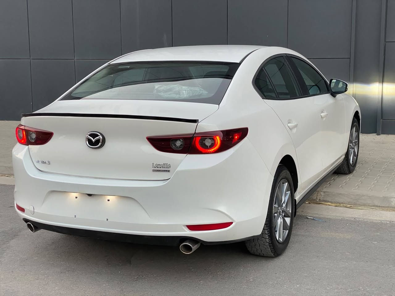 Mazda 3 select 2025 2.5 ***********
ڕەنگ سپی . مواسەفات . بەسمە . شاشە . کامێرا . ڕادری پێش و دوا لاتەنیشت . برێک بەسمە . 8000 هەزار ڕۆشتوە کلین تایتڵ پێش و دوای کەپسە  تەنها پەڵەیەک pdr  هەیە ئێرباگ نەتەقیوە . چاڵ و شوختی نیە . سعری 150$$ 
شوێن سلێمانی .. السليمانية, العراق

