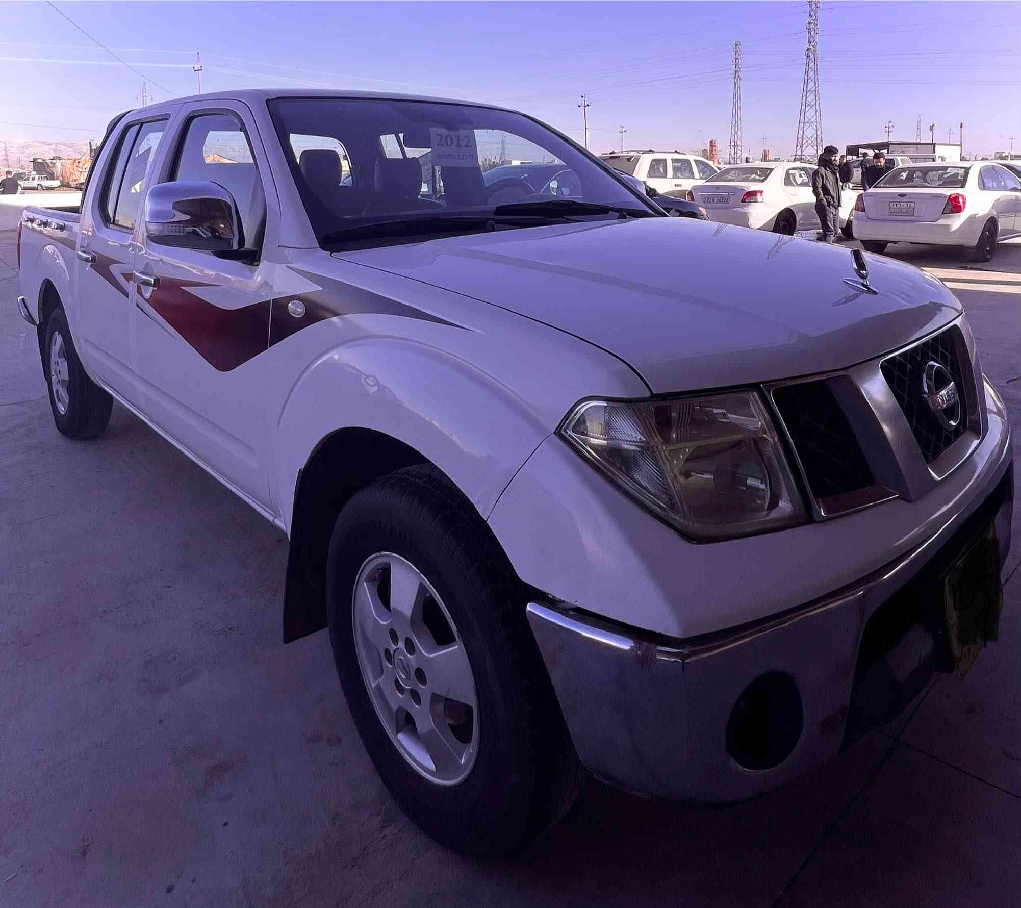 سەرەتا بەناوی خوا نیسان نەڤارە مۆدێل ٢٠١٢ 
سێپارجەی بۆیاخە ناو سوور سەنەوەی تازەیە تا
٢٠٢٨ تایەی تازەیەو سەیرەکە جایزە سعری ٨٨یەک تۆز مەجال.   ژ.م *********** شمشمل, السليمانية
