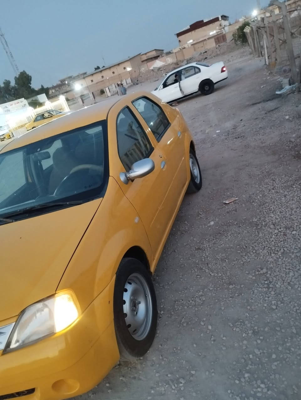 رينو،، 2009رقم بغداد سنويه نافذه 2022 مصبوغه بدون حادث وبدون خياس حداديه ومكينه وكير جديد كهربائية كلها شغاله 
السعر 20وبيه مجال *********** مكان السياره النجف ابو صخير بيع ومراوس ترهم
