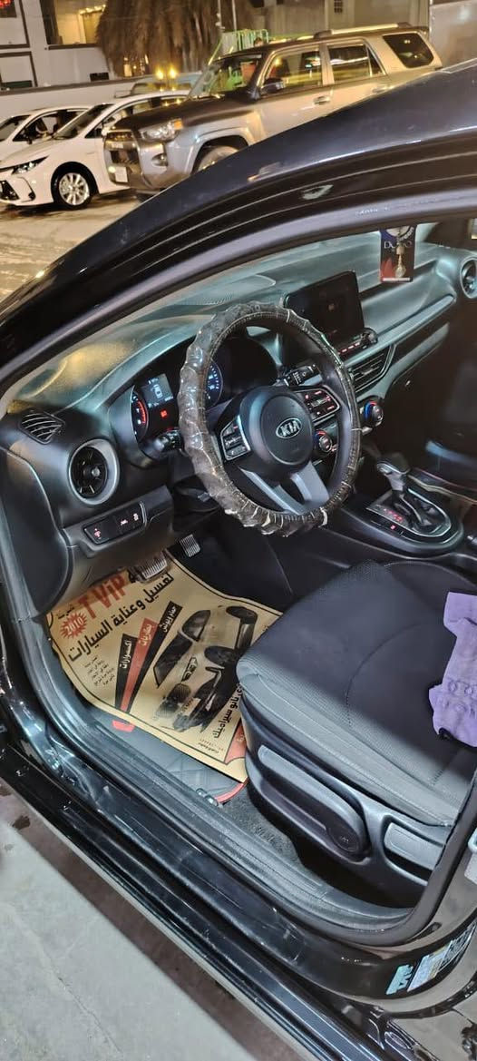 سلام عليكم فورتي موديل 19  رقم دهوك الجديد بأسمي حادثه خفيف بيه 3 قطع صبغ بدون اي داخل السياره جديده ومناقصه اي شي مكاني بغداد الوزيرية 
***********
السعر $12500 وبيه مجال بسيط
