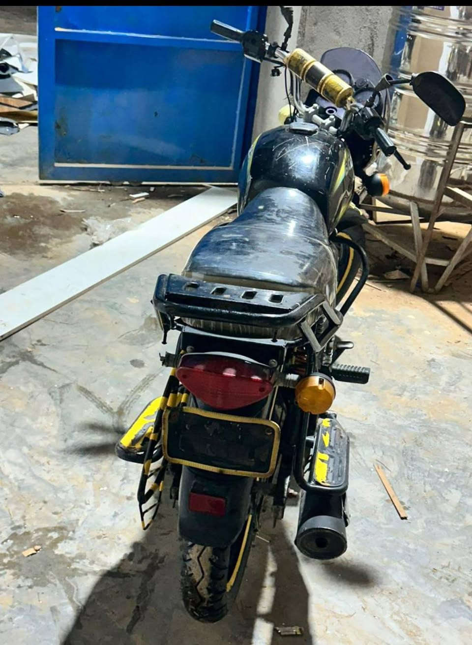 السلام عليكم دراجه بوكسر مديل 19
 5 كير 
دراجه خير من 
 اوراقهه كامله 
مابيها نواقص كامله 
 العنوان ديالى خان بني سعد ***********
متواجد خاص و واتساب
