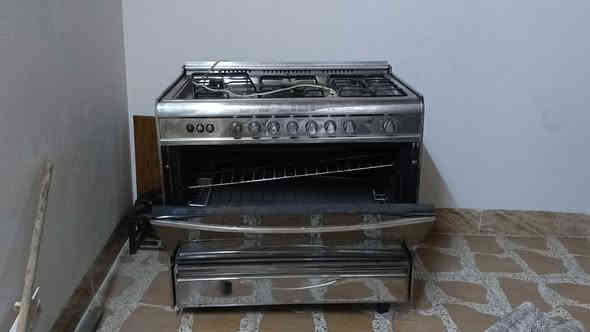 غراض بيت للبيع كلها بحالة ممتاز والاسعار بي مجال ***********
