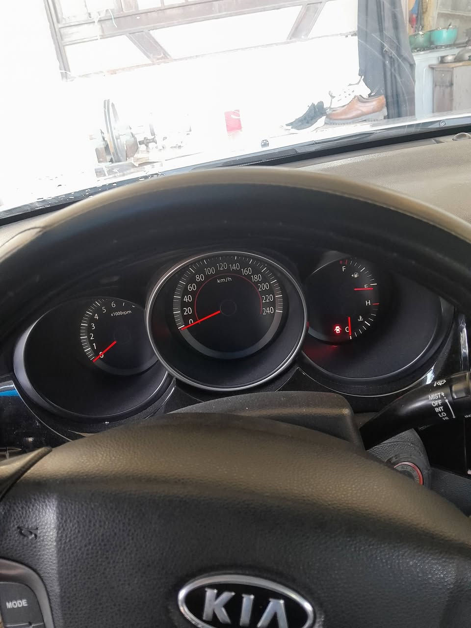 السلام عليكم
سيارة اوبتما لوتز موديل 2009 رقم شمالي الجديد بدون ضرر صبغ فقط صفحة الصدر تدفئه تبريد محرك 2000 Gxl لاتبخير ولاتنقيص تخم تاير جديد ويل كب فتحة سقف كشن جلد تدفئة بالكشن  تحكمات حساس خلفي تحويل مباشر 
السعر105$
وبيها مجال
للاتصال***********
