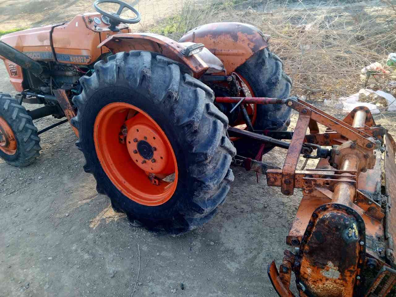 للبيع كابوتة أربعة بستم رقم وسنوية ديالى بس ما اندل ابو السنوية 
محرك لا تنقيص لاتبخير استرين باور 
معداتها 
رفاسة 
فدان كيوتي 
مرشة 400لتر
ديجر ينمر جديد 
معدلان محوري 
السعر 7.000.000 وبيها مجال 
مكاني صلاح الدين الدجيل ناحية الإبراهيمية 
للاتصال *********** ويوجد خاص وات ساب
