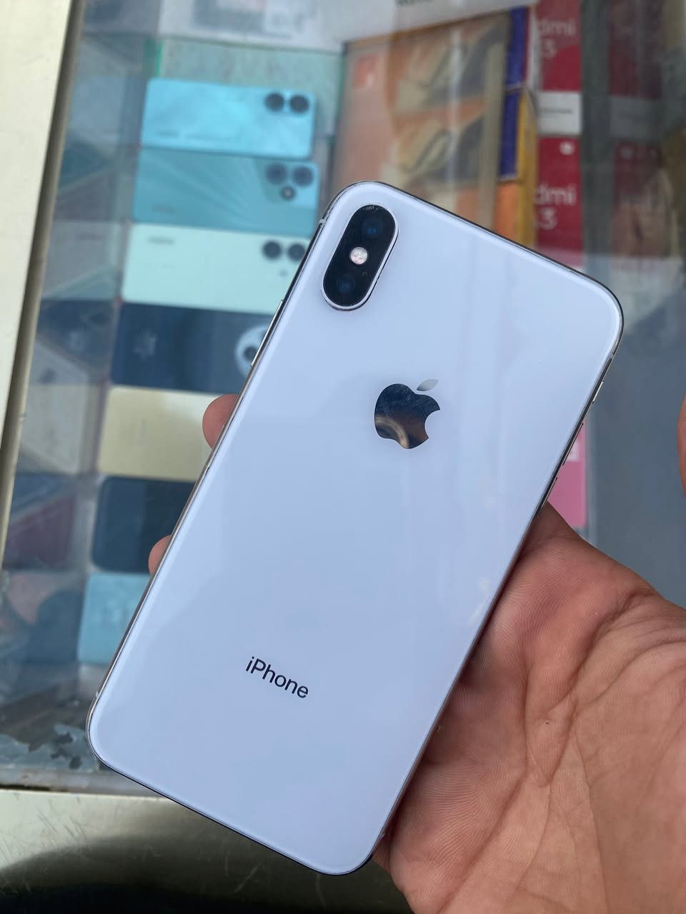 ايفون اكس عادي للبيع
ذاكره 256 
بطاريه 100 
مبدل فقط بطاريه اصليه 
بي الكامرات عاطله 
ب75الف 

***********
