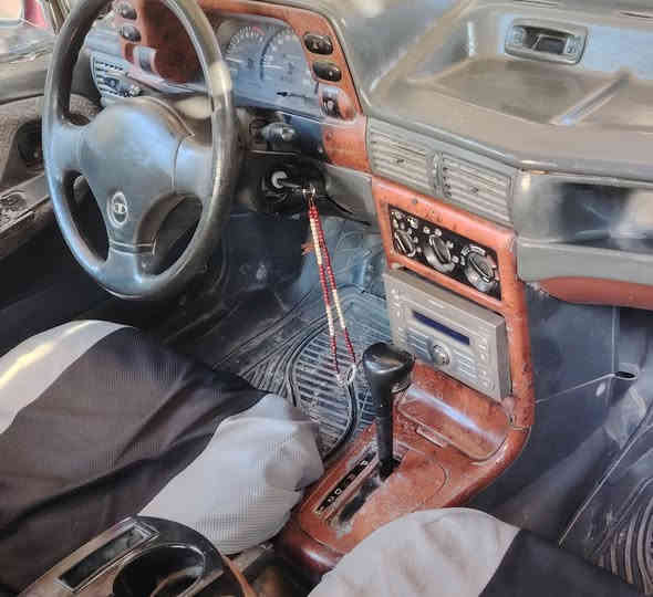 السلام عليكم
دايو سلو 1994 كير اوتوماتيك محرك 1600 رقم بغداد انكليزي بأسمي والتحويل ثاني يوم
كير نظيف محرك بيه بخار بس صافي وترايك وين ميعجبك
كهربائيات شغاله كيجات لايت ماسحات جنطه كهرباء جام كهرباء
تايرات نظيفه صدر نص عمر
مدوشمه جلد ارضيه وجنطه
سنويه وهزه ل 2026
مكان السياره بغداد ابي غريب
***********
السعر  28 وبيها مجال بسيط جدا
