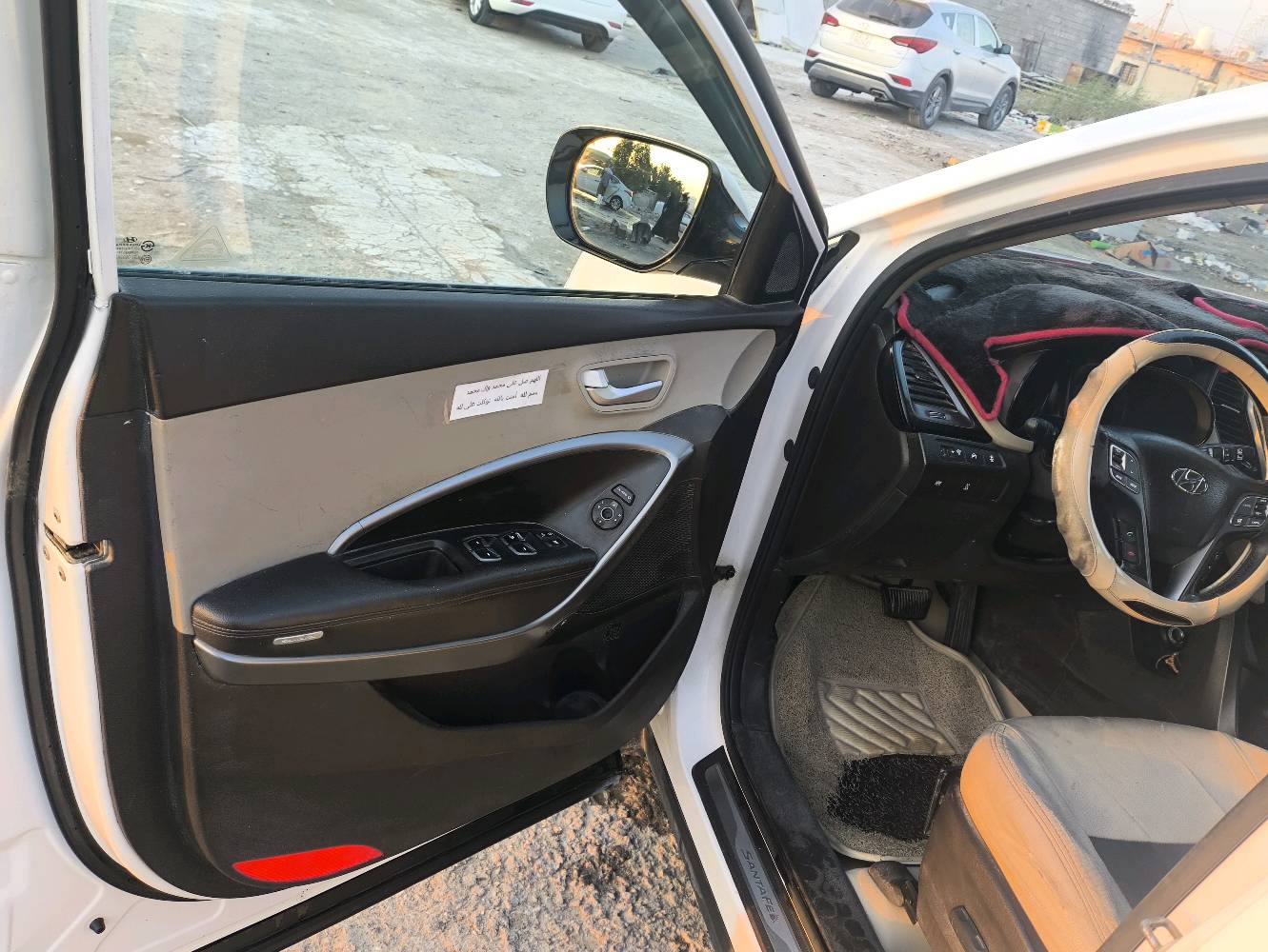 سانتافي خليجي موديل 2013 سته سلندر سبعه راكب فول مواصفات السياره بدون حادث طخات بسيطه 
بارد في باب السائق بدون تبديل.