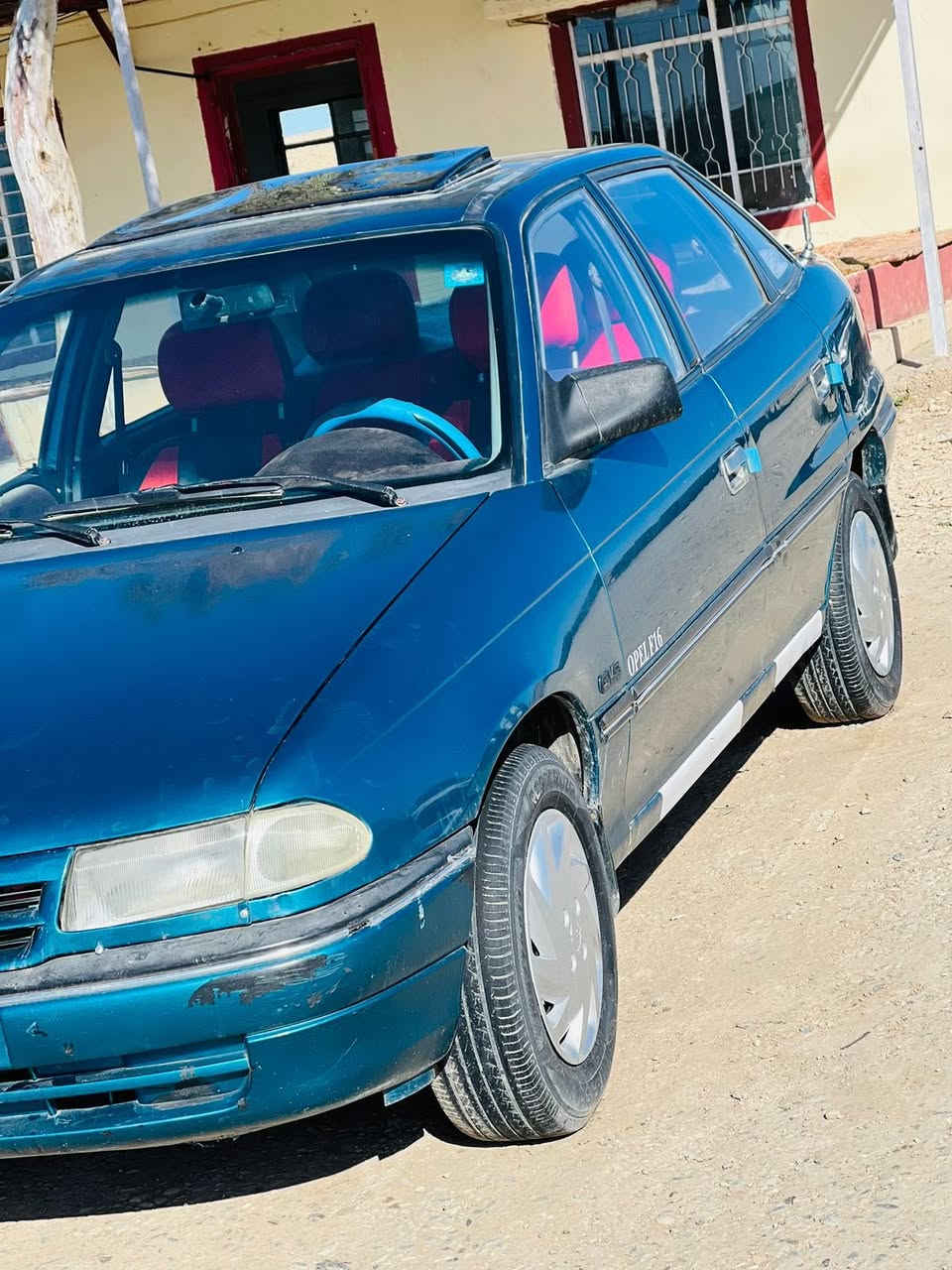 للبيع اوبل استرا حجم 16 
مويل 1993 كير عادي 
محركً درجه اولى 
السعر 43 $ 

***********
