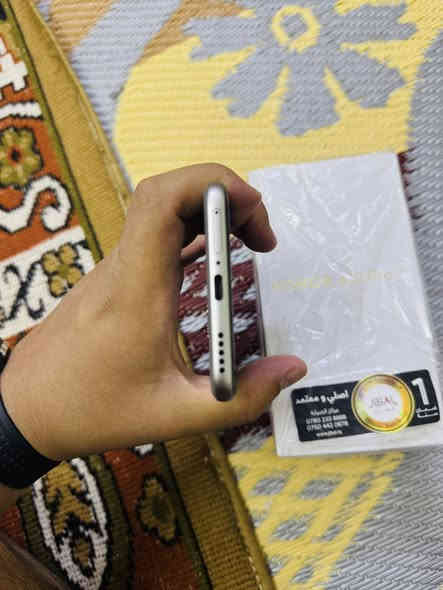 السلام عليكم جهاز هونر ٤٠٠ برو للبيع مستخدم عشر أيام فقط نضيف كلش شخط ما بي ذاكرة ٥١٢ السعر ٦٥٠ و بي مجال العنوان بغداد الرشاد الرقم ***********
