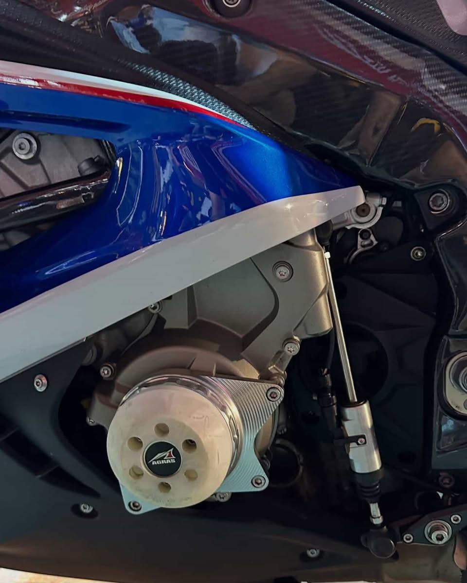 بسم الله ما شاء الله
 BMW وارد يابان ٢٠١٨ 
جديدة بمعنى الكلمة رمبة 
كفالة من كل النواحي نظافة ١٠٠/١٠٠
عنواني مدينة الصدر شارع الفلاح قطاع ١٢
الراغب بالشراء هـ***********
