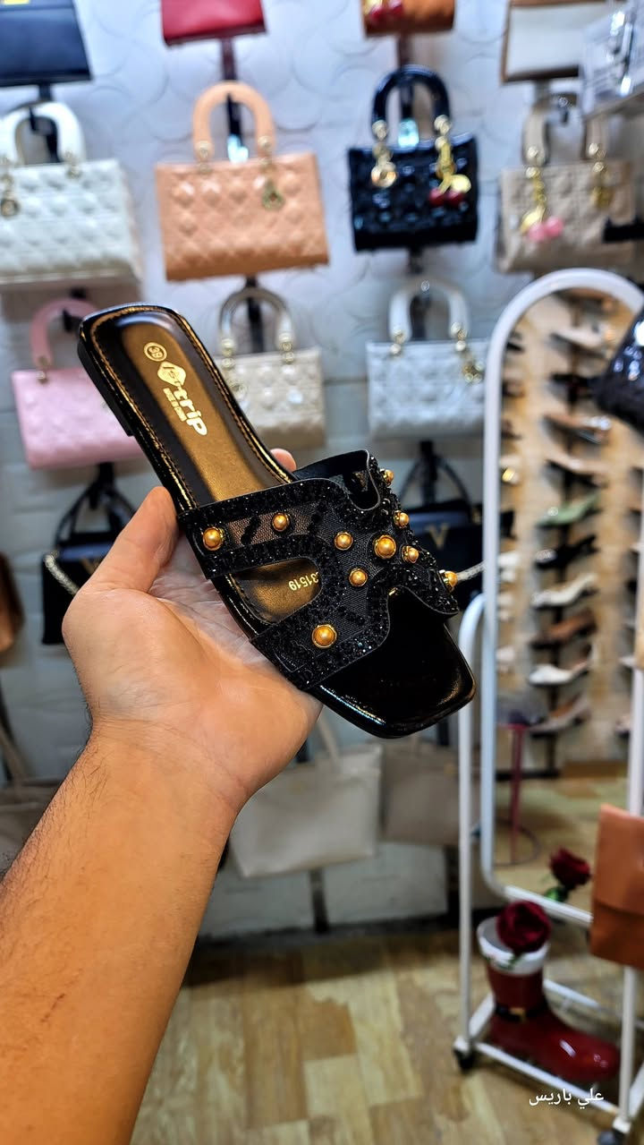 #جديد_علي_باريس✔️
شحاطة فلات نسائي كوالتي عالي  ...شي راقي...
#قياسات_كاملة_٣٧_٤١
#العنوان_السوق_الكبير_مقابل_ازياء_الحاج_ممي_مقابل_ابودعاء_للفرفوري


**إذا كنت صاحب هذا الإعلان وتريد حذفه لأي سبب، رجاءا أرسل رسالة إلى الدعم الفني**