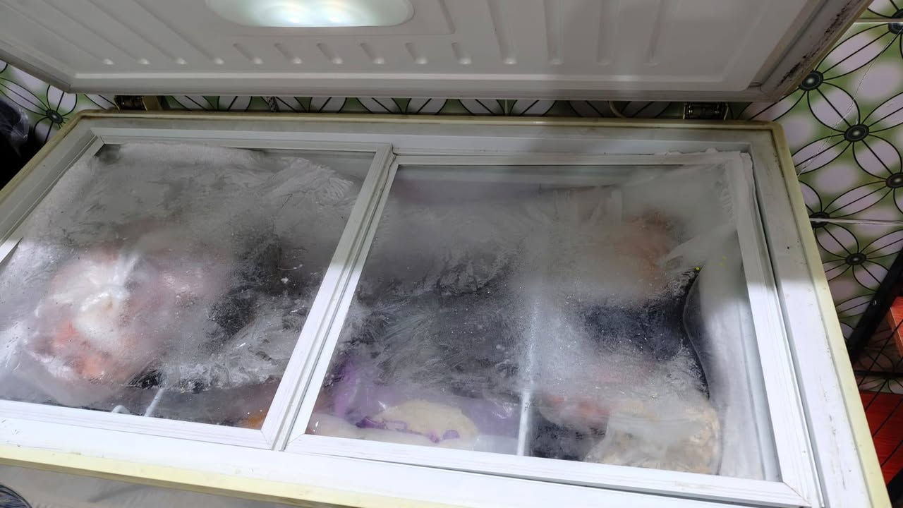 غراض للبيع مكان الجزيره الفيروزيه
***********
