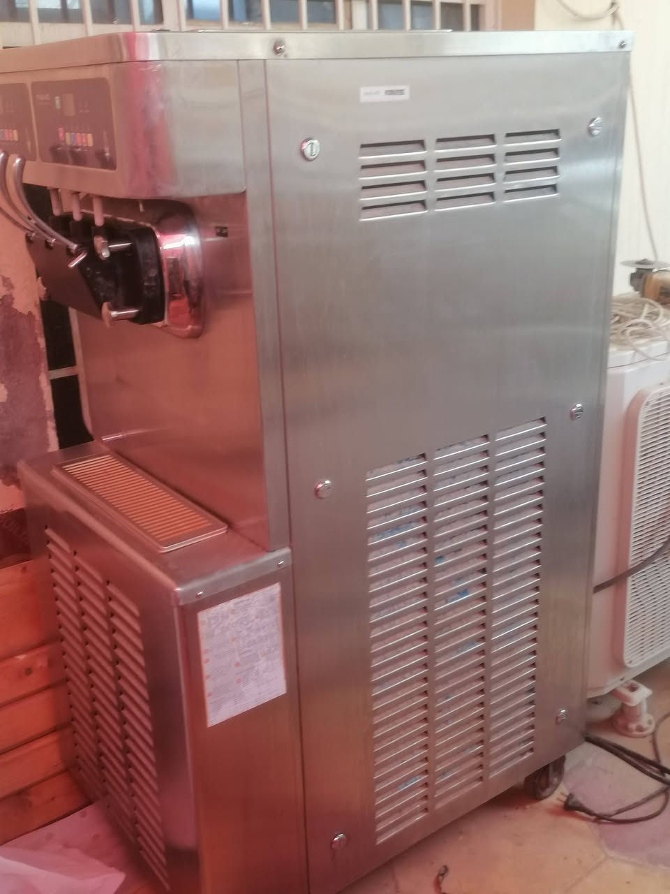 مكينه  سوفت جل متيك ايطالي بم
ومكينه سوفت صيني
للاستفسار الاتصال على الرقم
*********** الديوانيه
