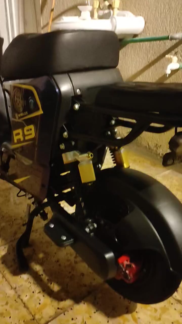 دراجه شحن للبيع كفاله عامه ار 9 السعر 450وبيه مجال رقم ***********
