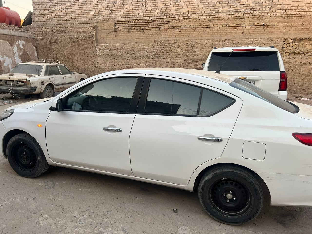 سني موديل 2024 هندي بليتة الزركة
دخول جديد رقم بصرة سنوية جديدة ب اسمي 
حادث بل امارات جاملغات خلفية وجنطه+بارد جاملغ امامي لاايمن بعدني مامسوي 
سيارة جاهزه للأخير كير مكينة تبريد حدادية جاهزه 
ماشية 60الف
مكاني/البصرة
غير متواجد بلفيس
الاستفسار 
***********
