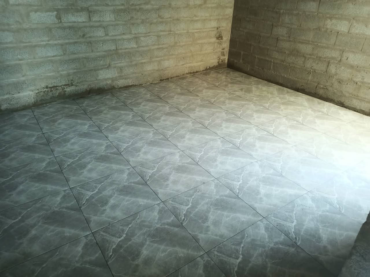 جزء من اعمالي  كاشي بورسلين ازاره بايات سيراميك جداري متفرغ حاليآ
***********
***********
