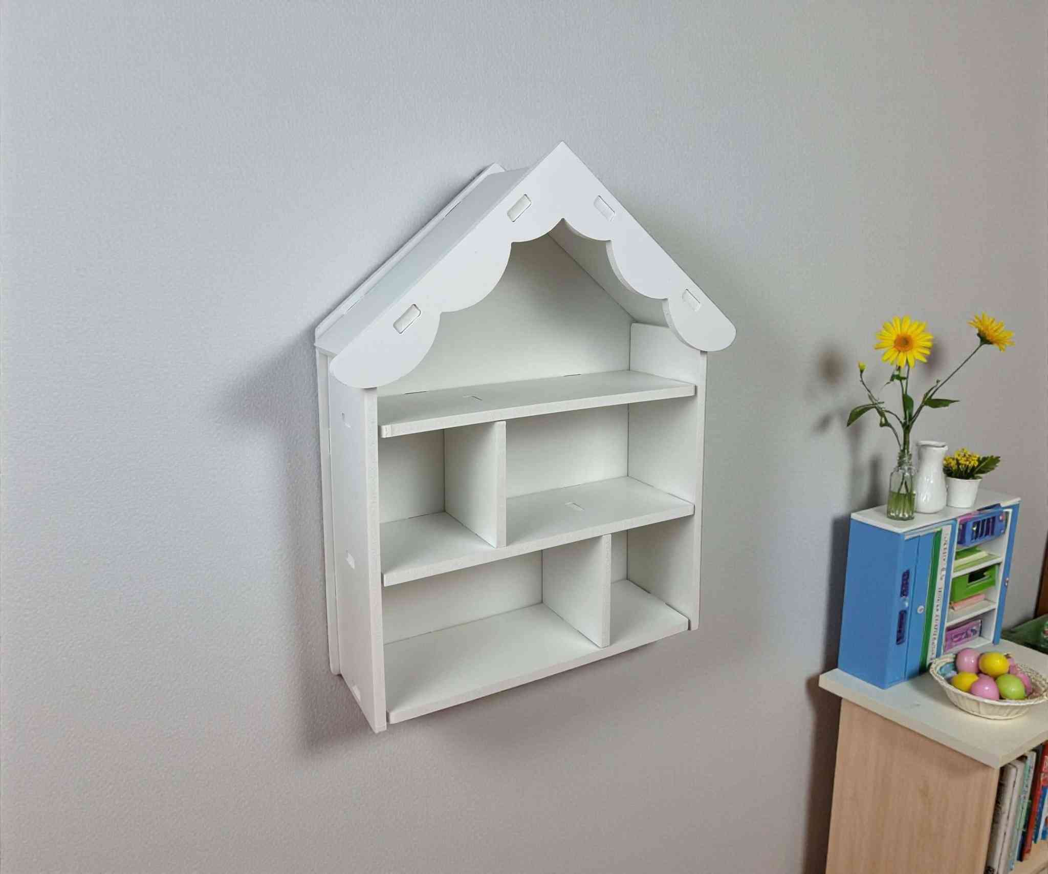 رف كوخ جداري ديكوري متعدد الاستخدام
الاستخدامات

ترتيب وعرض الإكسسوارات، الشموع، المجسمات والديكورات الصغيرة

مناسب لغرف الأطفال، غرف النوم، الصالات والمكاتب

رف جداري عملي لإضافة لمسة جمالية وتنظيمية بنفس الوقت

مثالي لوضع نباتات صناعية أو تحف خفيفة

المميزات

تصميم مميز على شكل كوخ يعطي لمسة ديكور عصرية ولطيفة

لون أبيض أنيق ينسجم مع جميع أنماط الديكور

يحتوي على عدة خانات للتنظيم والترتيب

خامة خفيفة ومتينة بنفس الوقت

سهل التركيب ولا يحتاج أدوات معقدة

حجم عملي لا يشغل مساحة كبيرة

مناسب للاستخدام المنزلي أو كقطعة ديكور

محتويات الصندوق

رف كوخ جاهز بعد التركيب

القياسات

الطول: 30 سم

العرض (العمق): 10 سم

الارتفاع: 40 سم

الملاحظات

مخصص للأغراض الخفيفة والديكورية

مصنوع من الخشب

قد يختلف اللون قليلًا حسب الإضاءة أو الشاشة

يفضل تثبيته على حائط مستوٍ للحصول على أفضل ثبات
السعر 17الف توصيل جميع محافظات العراق 5الف


**إذا كنت صاحب هذا الإعلان وتريد حذفه لأي سبب، رجاءا أرسل رسالة إلى الدعم الفني**