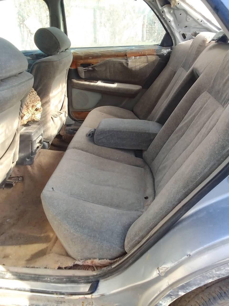 السلام عليكم سياره مامسجله كرسته كير محرك شرط الگشر شوف العين السعر 12 العنوان صلاح  الدين الزويه ***********
