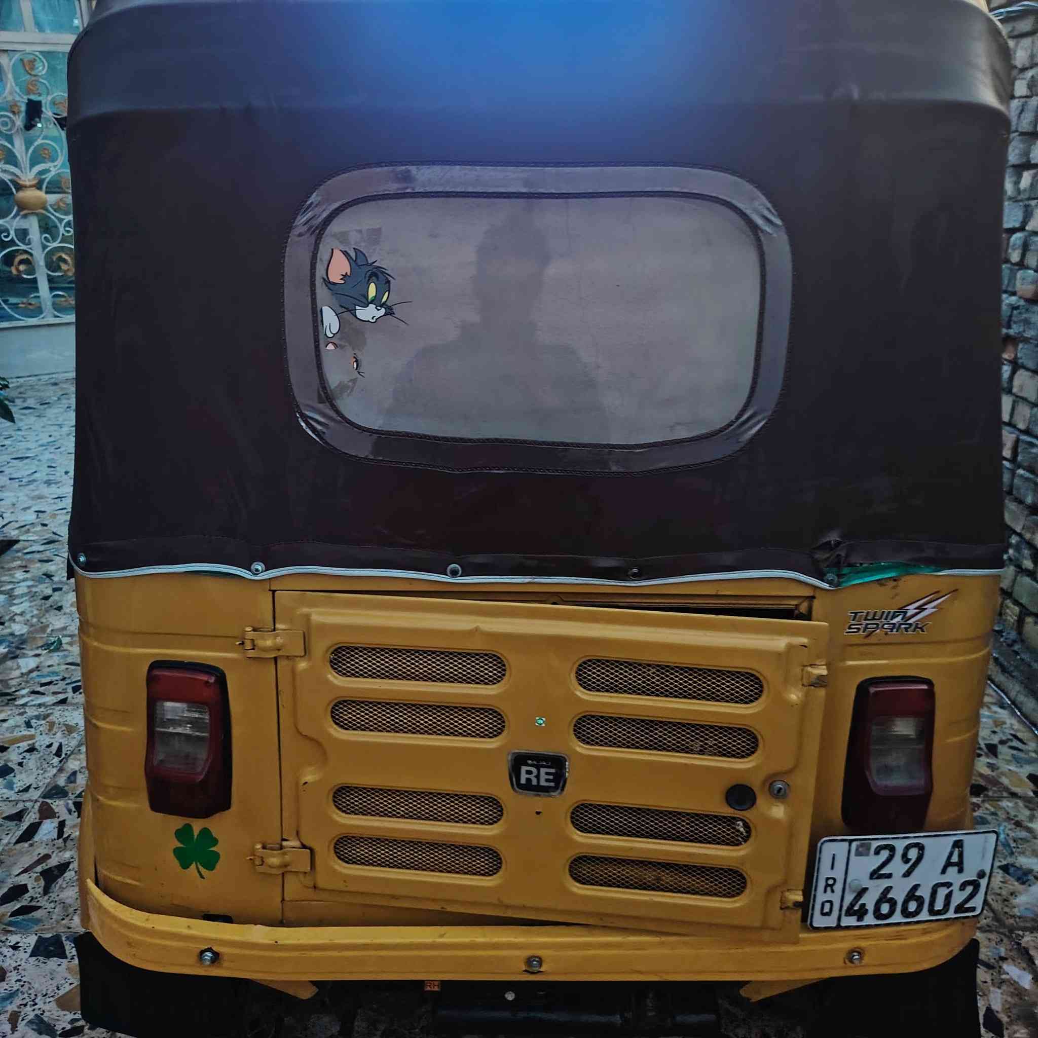 تكتك موديل 2020 شهر سادس رقم واسط بأسمي تحويل ثاني يوم السعر ٦٥٠٠ 
رقم الهاتف ***********
