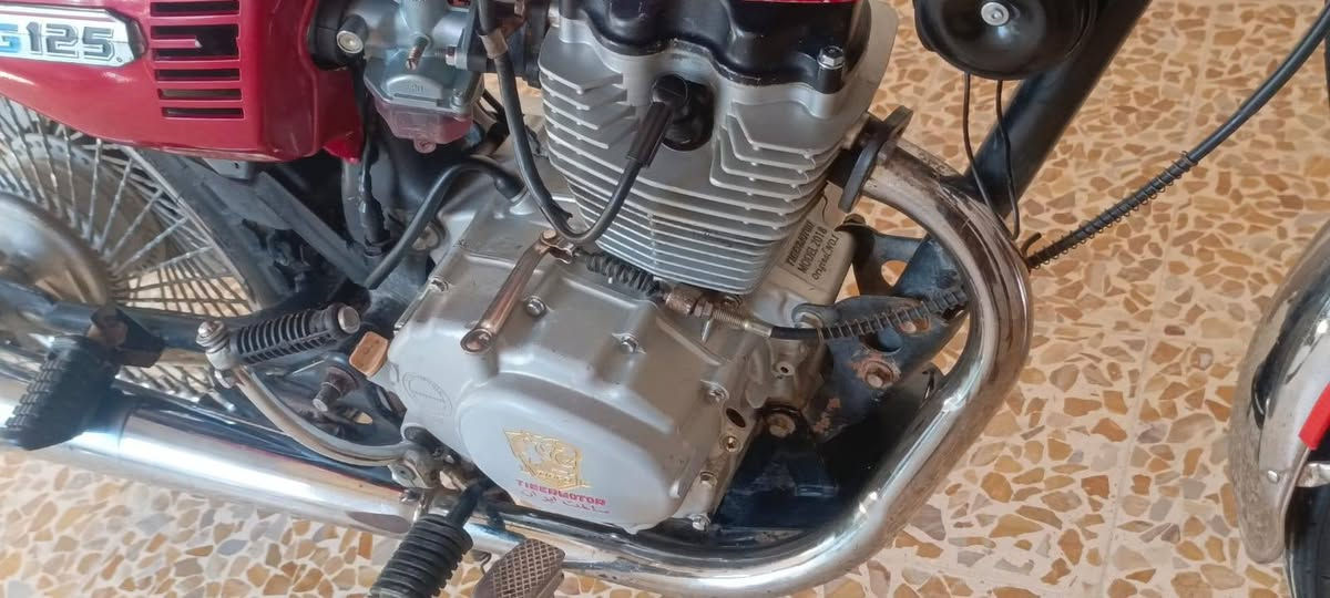 اسلام عليكم شباب تايكر 2018 للبيع معمر وير منيه شغاله كلها منقصو شي شلعه فول ماطور مانقصو شي كدام العين تصال عل رقم ***********
