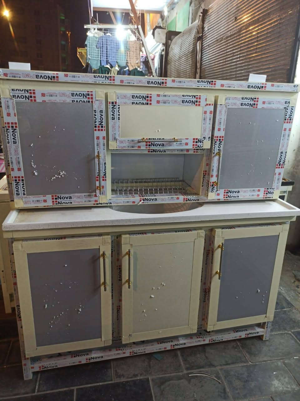 كاونترات المنيوم حسب طلب يوجد مراوس بل جديد وو يكون فرق قليل الاستفسار رقم تلفون وتساب موجود *********** النجف, العراق
