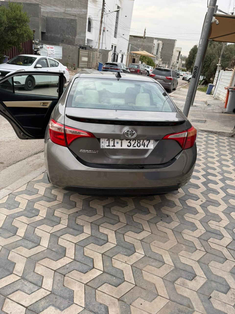 كورلا 2018 حادث جاملغ خلفي صبغ بيها كم رصعه حالوب مسويلها ادامه كامله صدر امامي خلفي تخم تايرات ادامه للمحرك لسياره متحتاج مصرف ماشيه 111 ميل.  *********** رايدها         135.  مكاني بغداد الغزاليه او العامريه
