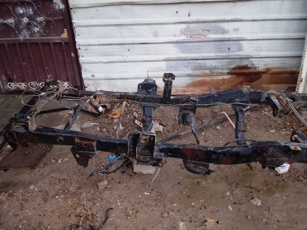 سلام عليكم شاصي فونتيره موديل 99 مكفول المكان بغداد الشماليه ***********
