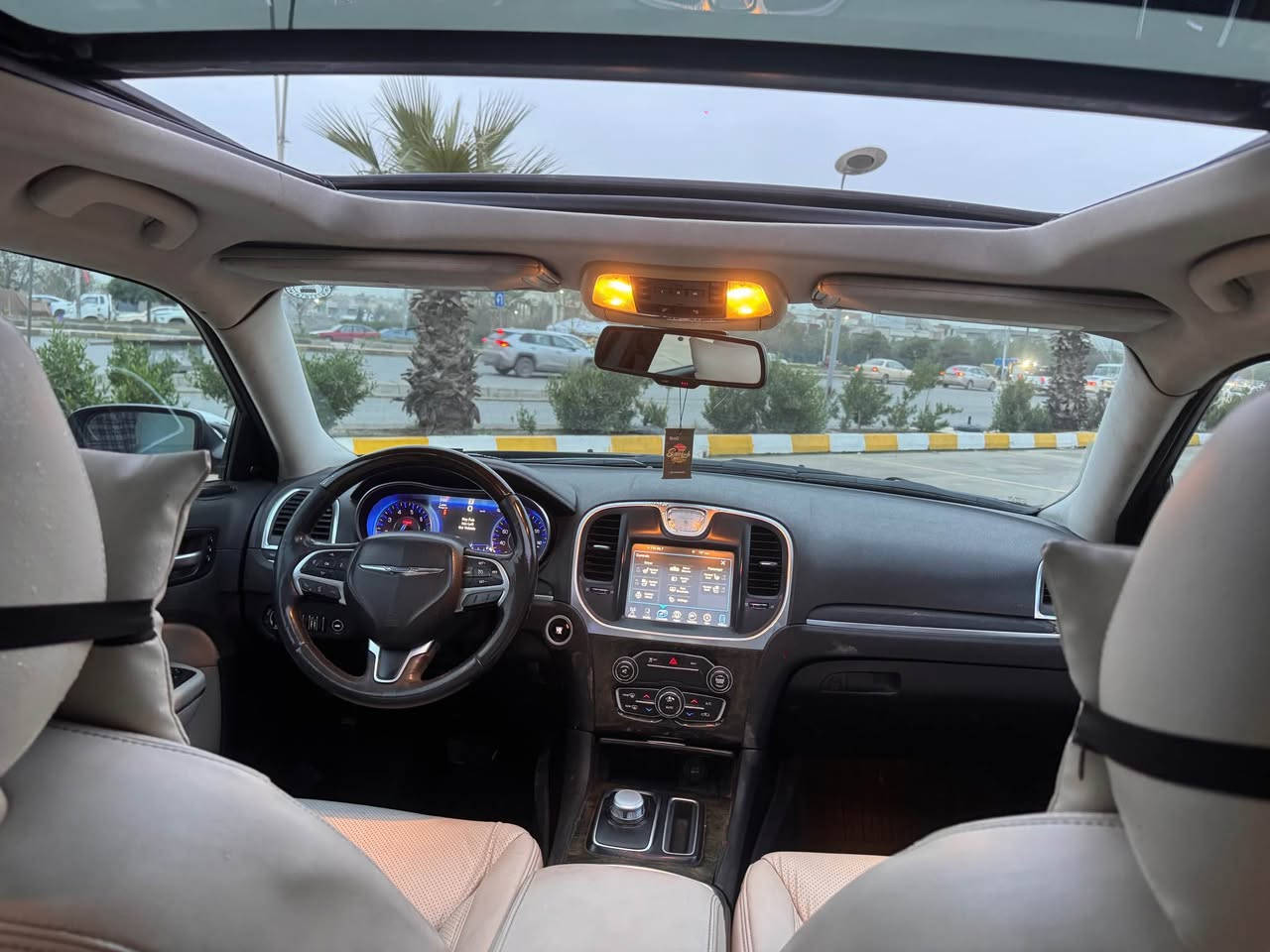 السلام عليكم

اوباما امريكي موديل 2016 فول فول
سياره داخله كلين مكفوله
 هنا بيها طخة شبر بلهلال جاملغ خلفي
محرك وكير بشرط مامفتوح
رقم اربيل سنويه وهزة جديده
٦ سلندر
موصفاته سي
بنوراما
بصمه
تشغيل عن بعد
بجم عريض
كشن جلد
كشن حار وبارد
كشن خزن
لايت ليد 
بلاجكتور
تحدبد سرعه
بردات بلادي
داخل ابيض
فرميك صاج

مكان سياره اربيل
معرض نجوم الامارات
سعرها ٢١٨ بيها مجال بسيط
***********
*********** أربيل, العراق
