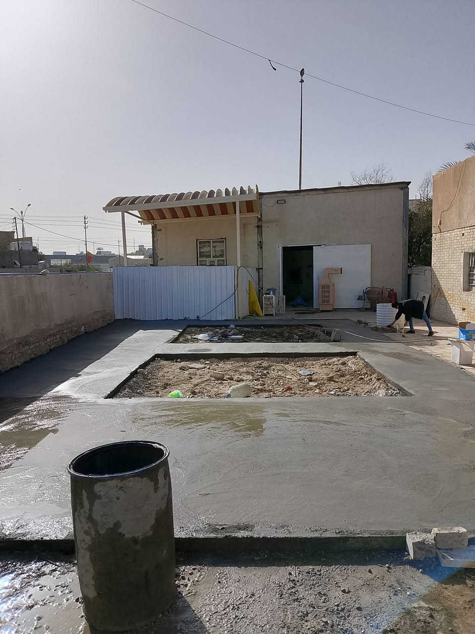 ***********السلام وعليكم  اي شخص محتاج صب رباط او صب البيت من الداخل اوصب فوك العگاده تصليطه يرسلني كادر كامل من خباطه وعمال شغل نضيف ومرتب  ***********
