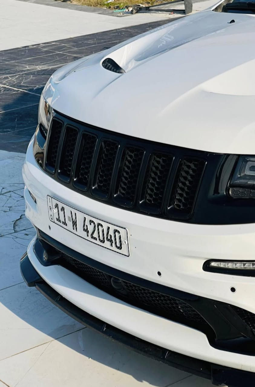 سلام عليكم للبيع او مراوس
 
موديل 13 JEEP SRT8 خليجي 

رقم بغداد الجديد تحويل ثاني يوم

جاهزه بدون نقص 

فول مواصفات 

كشنات حضن جلد وكنتارا 
 بنوراما

فجوج برمبو 6 بستم امامي 4 بستم خلفي

تخم ويل srt وتاير جديد

دواخل تغطيس كاربون فايبر

كزوز موبار  واكس بايب وسلبات

شاشة اندرويد اخر اصدار

*ملاحظة ( بيها شبر صبغ فقط بالجاملغ الخلفي وخشم الجاملغ الامامي )
السعر 200 
***********
