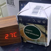 مكعب خشب • ساعة رقمية • درجة حرارة