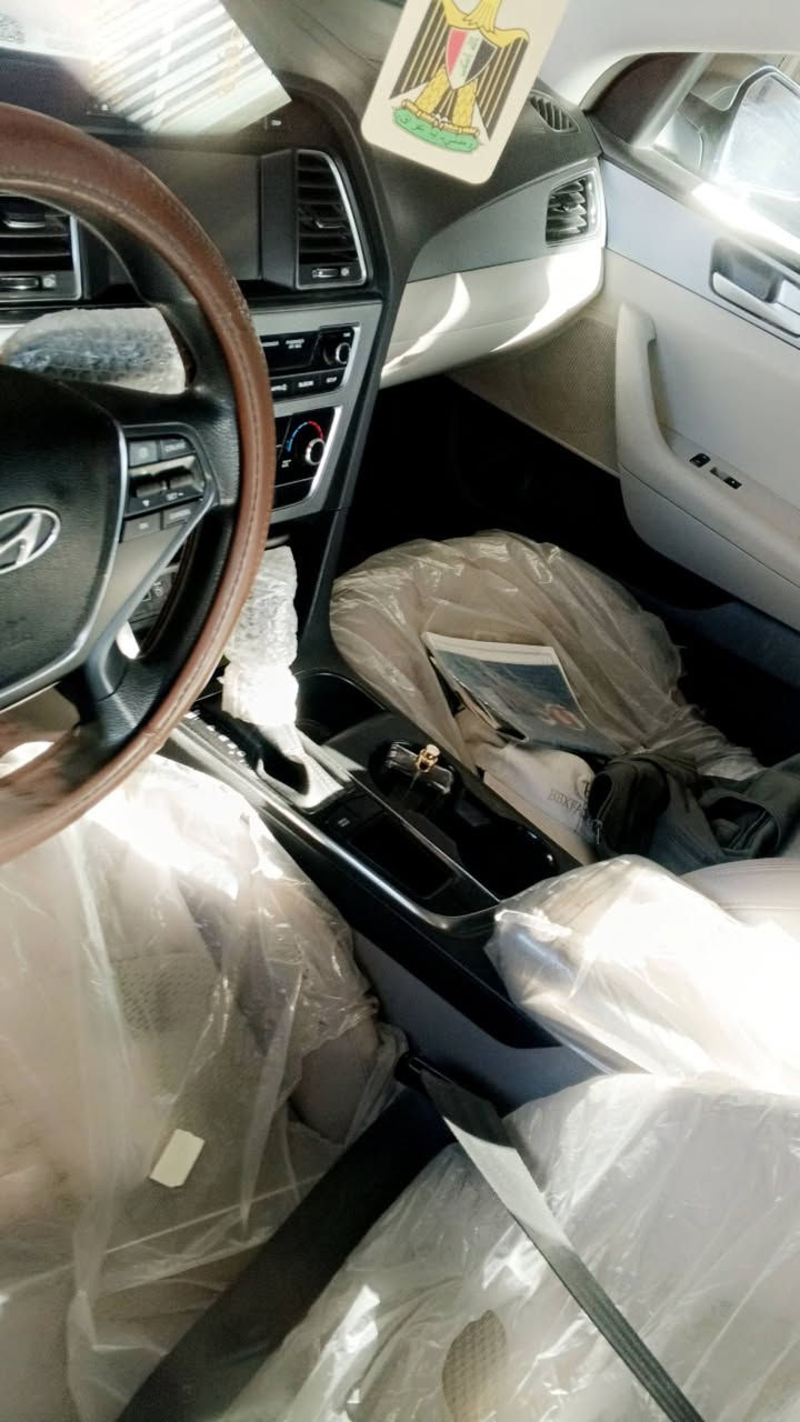 سوناتا 2016 لون فيلي اسمنتي وارد امريكي 
 محرك 2400 
حادثها قطعتين  بدون تبديل. 
بأسمي رقم بابل انكليزي  
السعر 133 
للأستفسار ***********
