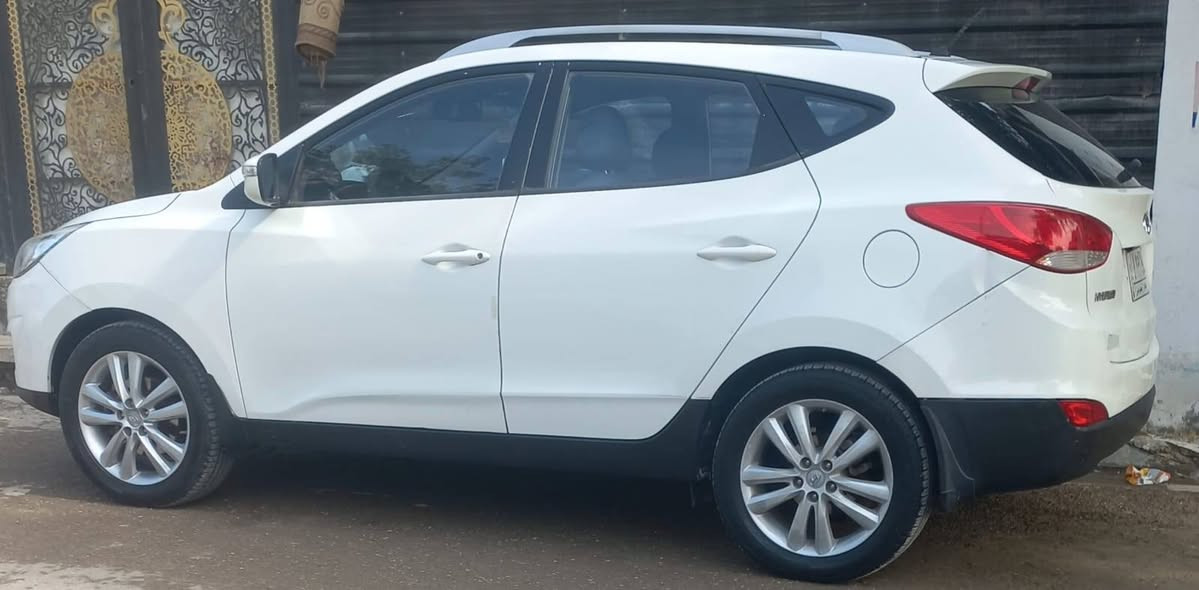 السلام عليكم ..توسان 11 مكفولة كفاله عامة ما عدا شخوط وتكحيل بسيط السعر 133$ ورقة
كير مكينة حدادية تبريد وتدفئة كهريائيات كله مكفول 
مكانها بغداد بلديات
بانو راما  اشاير بالمري  تخم تاير مكينة 2000 دوش 
السيارة بسمي تحويل مباشر 
***********
