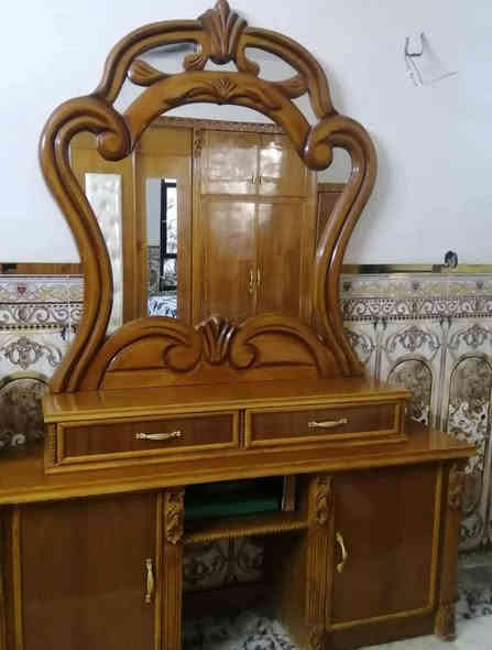 السلام عليكم ورحمة الله اخواني غرفة زان
للبيع احطاطة 
نجارة ابو علي 
*********** 
***********
