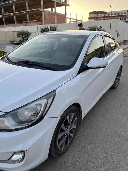 سلام‎ عليكم مكلف بالنشر اكسنت خليجية الشركة العامة للسيارات ،للبيع محرك 1600 المرغوب كير 4 نمر موديل 2015 ماشية 88 الف كيلو مركبة الها شاشة وكامره خلفيه سبير منازل بيها تحكمات ستيرن فول اشاير بالمري السياره نظيفة بدون حادث  استعمال شخصي مال بيت شادلها زوج تايرات امامي جديد بيها فقط طخه خفيفه بالباب الخلفيه عكس السايق واثار شخوط بسيطة وبيها تكحيلات بسيطه وفطر بسيط بالجامه الاماميه مكينه وكير مامفتوحات فقط كيس الكير فاتحه مبدل فلتر السعر 115 المكان بغداد
‎للتواصل *********** موجود بيه واتساب غير متواجد على الفيسبوك
