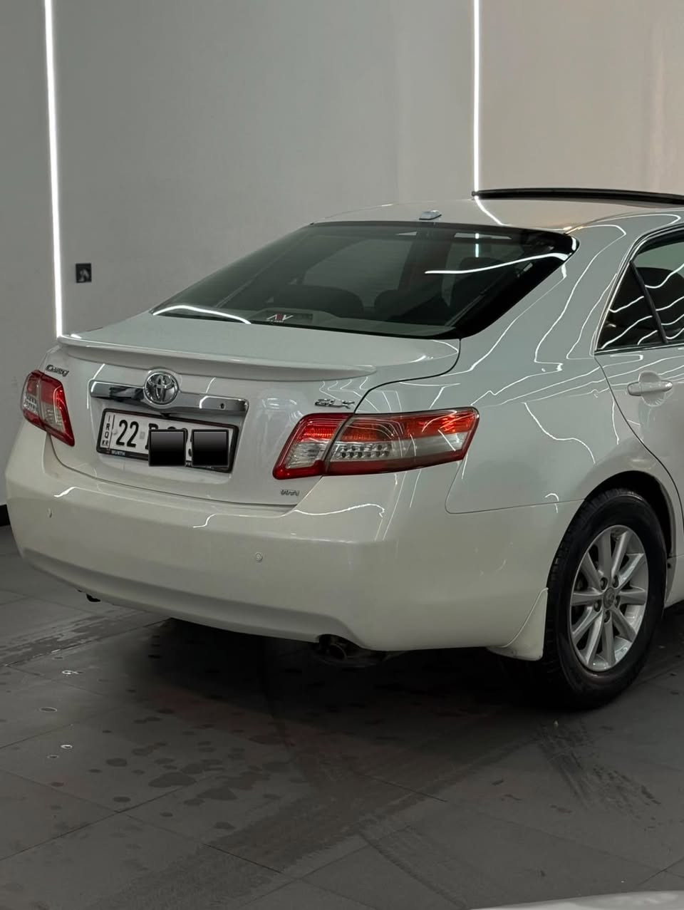 كامري GLX خليجي 2011
السيارة مكفولة بدون ضربه فقط دعاميت صبغ
السيارة فول فتحة ومواصفات ال GLX المعروفه
سعر السيارة 132 ورقة بيها مجال بسيط 
نظيفه جدا بدون اي نقص منظومه تبريد ثلج جديده تايرات تخم جديد عليها ادامه كاملة 
رقم اربيل الجديد باسمي 
مكان السيارة بغداد العامرية 
للاستفسار ***********
