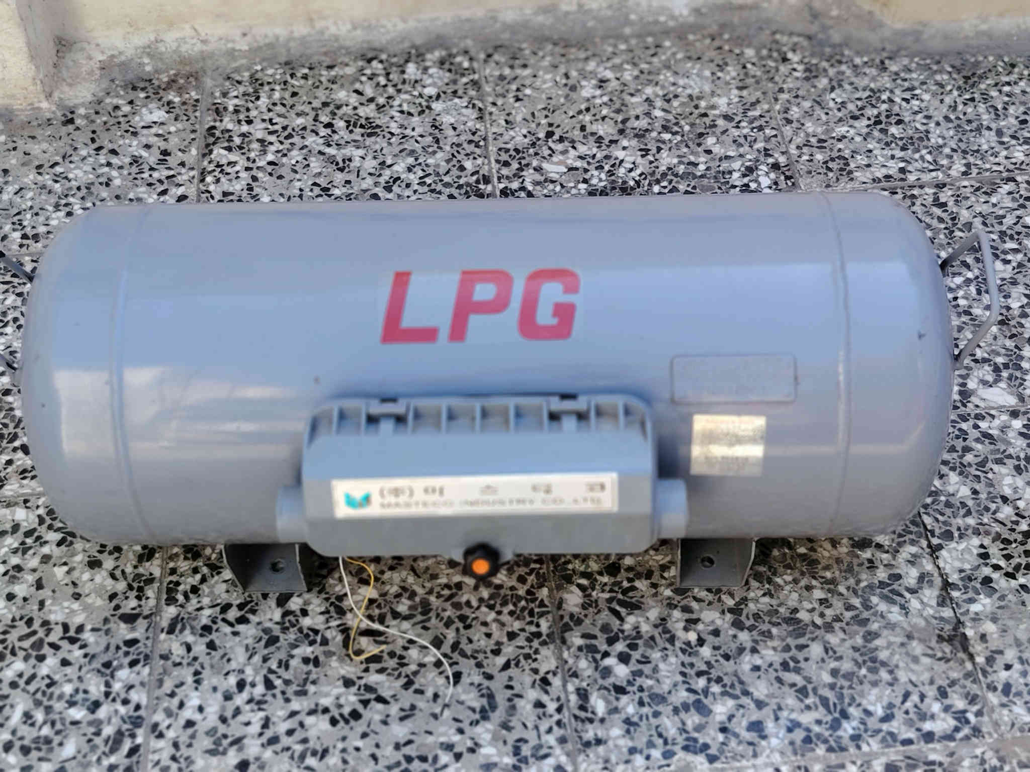 سلام عليكم شباب عندي منضومه غاز شغاله مال حاويه كوري اصلي السعر 250 مكاني بغداد حي اور رقم الهاتف ***********
