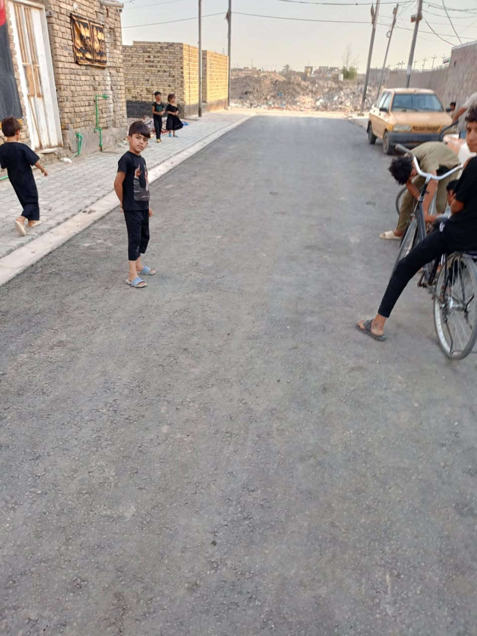 العرض (3)
(للبيع فقط)
بيت. دولان بشارع 30 من تدخل منا على 60 اكو معهد ركن بشارعة كبل  رابع بيت او 5بيت
مساحته 105متر . الممر مالتة متر البيت شوفت عينك يريد ترميم سعر البيت الي ياخذة لازم يرمم
الشارع مالتة مقرنص والتبليط جديد استوهم كملو 
للستفسار الاتصال علئ الرقم
***********☎
