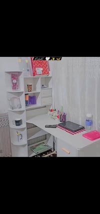 ميز قراءه ومكتبه  السعر ٨٠ المكان الغزاليه التواصل واتس اب 07712129378