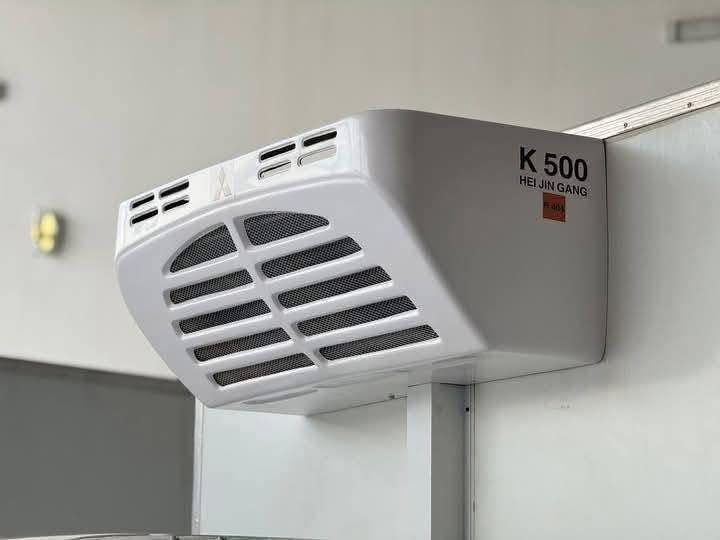 Ari Haji Farhan Company 

🚨 عرض ذهبي لا يتعوّض 🚨

✨ كانتر ميتسوبيشي فوسو موديل ٢٠٢٦ ✨

🚚 سفر كم – براد إماراتي أصلي

🔹 عزل حراري قوي سماكة ١٠ سم

🔹 جهاز ياباني متصل
❄️ تجميد + تبريد بأعلى كفاءة
❄️ يتحمل الشغل الثقيل ويشتغل بثبات بكل الأجواء

✅ ضمان ٦ أشهر كامل
— على البوكس
— وعلى جهاز التبريد

🚛 سيارة جاهزة للشغل فوراً
مناسبة لنقل:
🥩 لحوم | 🐟 أسماك | ❄️ مواد مجمدة | 🥦 مواد غذائية

💎 مواصفات عالية + اعتماد تجاري
💰 سعر منافس + ثقة وجودة

📍 العنوان: العراق – أربيل
🏢 شركة آري حجي فرحان للسيارات
📞 ***********
📞 ***********
موقعنا 📍
https://share.google/w7Ta4ULRFlg1gNkXc

📍عنوان اربيل خلف شارع ١٠٠م قريب تقاطع مخمور 

⚠️ العدد محدود جداً
احجز اليوم وخلّي شغلك يبرد ويكسب ويان

#FusoCanter #canter #truck #fusotruck #iraq #kurdistan #شاحنات
