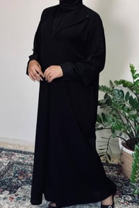 بسماية • عبايات وبشتات • مقاسات ٤٠-١٢٠