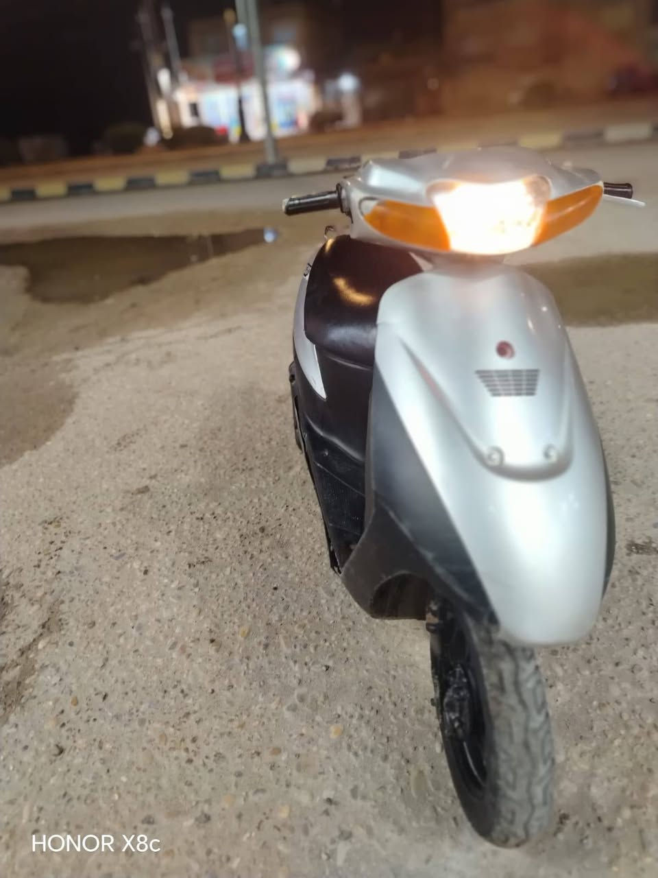 السلام عليكم
دراجه سازوكي حلوه لون رصاصي الدراجه ناعمه ما مفتوحه أوراق اصولي الدراجه بلادي كابريتر اصلي عقل اصلي كفرات اصلي كلها على لبلاد سلف شغال عوزه باتري لايت بك لايت كلها شغاله السعر 200 وبيها مجال مكاني ميسان حي الجامعه الرقم الهاتف *********** اتصل وتدلل جوه السوك
