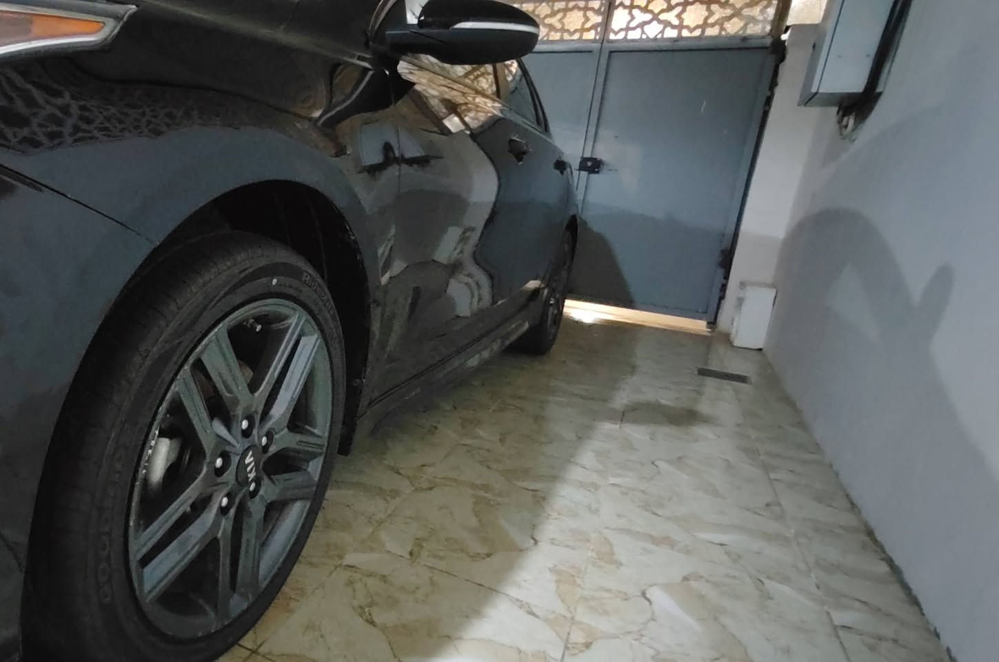 كيا فورتي 2020 GT-Line اعلى فئة
 رقم اربيل انكليزي 
وارد امريكي
ماشيه 47 ميل 
المواصفات :
مكينه 2000 دوش
بصمة تشغيل + بصمة ابواب
تخم اطار امامي جديد
فتحة سقف
بروجكترات
بك لايت  led خطي
 شاشة كبيرة/ كاميرا خلفية دوارة/حساسات خلفية/ رادر نقطة عمياء جانبي/ رادار امامي تعديل مسار  / رادار خلفي يظهر على الشاشة/ اوتو بريك / مود درايف / تحكم ستيرن / كروس سرعة / مانع انزلاق / ويل كب 17 / بلوتوث/ اواكس / USB/ شاحن لاسلكي
الضرر جاملغ ايمن خلفي
ايرباك قطعتين
بإسم شركة(درة النجف) في اربيل
المكان / النجف
للاستفسار الاتصال/ ***********
