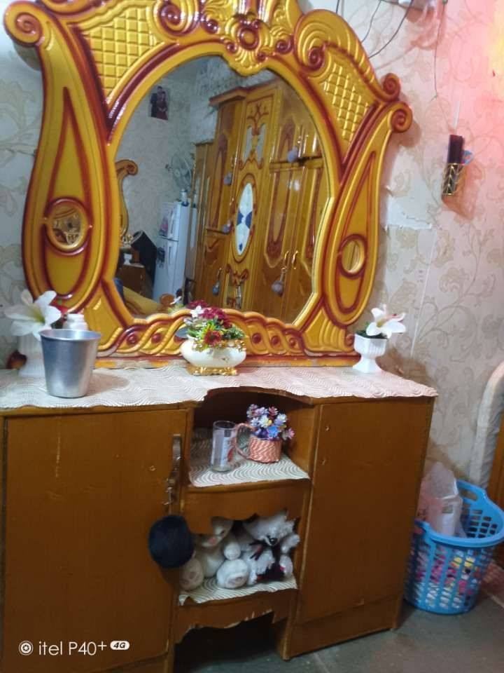 قرفه لبيع نضيفه وكلشي ما بيه وبيه كسر زغير باب كنتور بس ما دخذو ذا ما سوي كسر ***********
