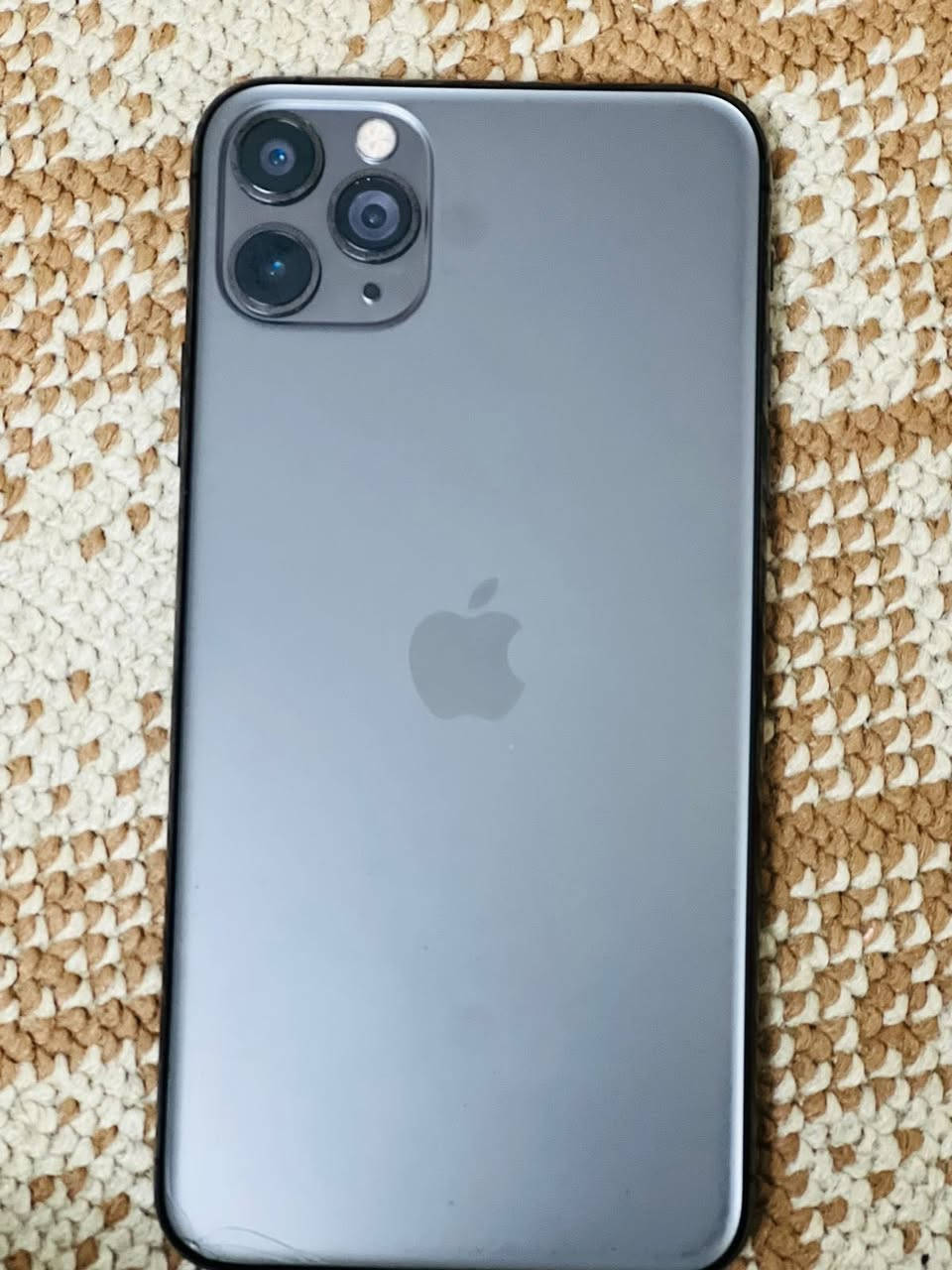 سلام عليكم جهاز 11برو ماكس  
مبدل بطاريه 
فيس إيدي واكف 
مايك مال تصال ضعيف يعني عوزه تبديل 
بي شويه كسر لي جوه  
ال ذاكره 256
ال جهاز أمريكي  نسخه A/LL
رايده 250الفً وبيً مجال قليل وتساب ***********
