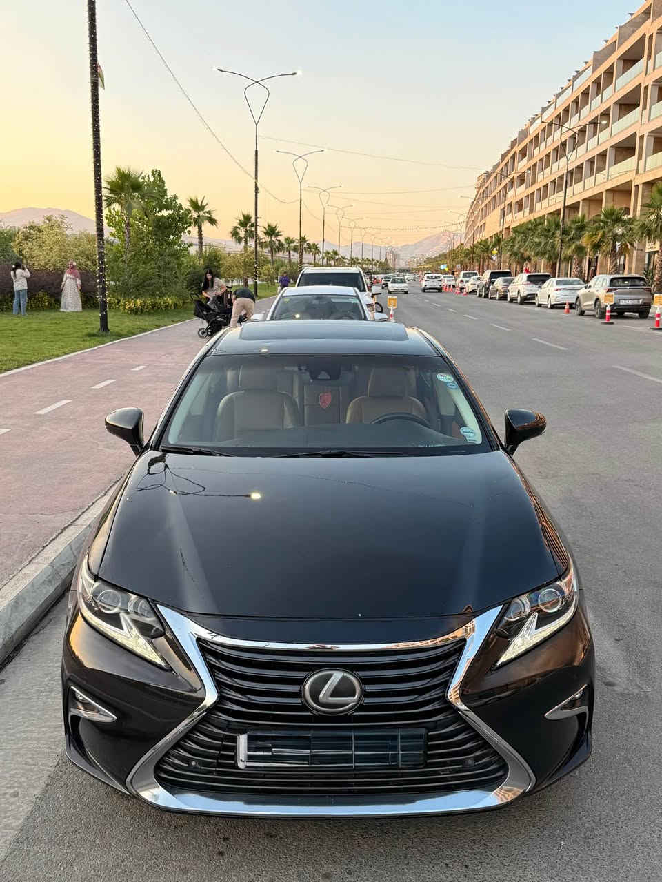 LEXUS ES350 2018 🔥✈️
 سەیارەکە زۆر جوان و تازە ماوەتەوە 150 هەزار کیلۆمەتر ڕۆشتووە ناو قەیسی فوول مواسەفات (رادار و خەتی جادە,ئاوێنە ڕادار,کامێرە و حاسە,کوشن سارد و گەرم و خەزن,سوکان کارەبایی و خەزن,3 مۆدی لێخورین,زۆر مواسەفاتی تر.....)
مەسرەفی نیە ماڵی دۆستە دو پارچەی بۆیاغە بێ ناو گرتن بێ ئێرباگ تەحویل و غرامە بە شەرت 
نرخ:193 مامەلەیەکی برایانە
*********** السليمانية, العراق
