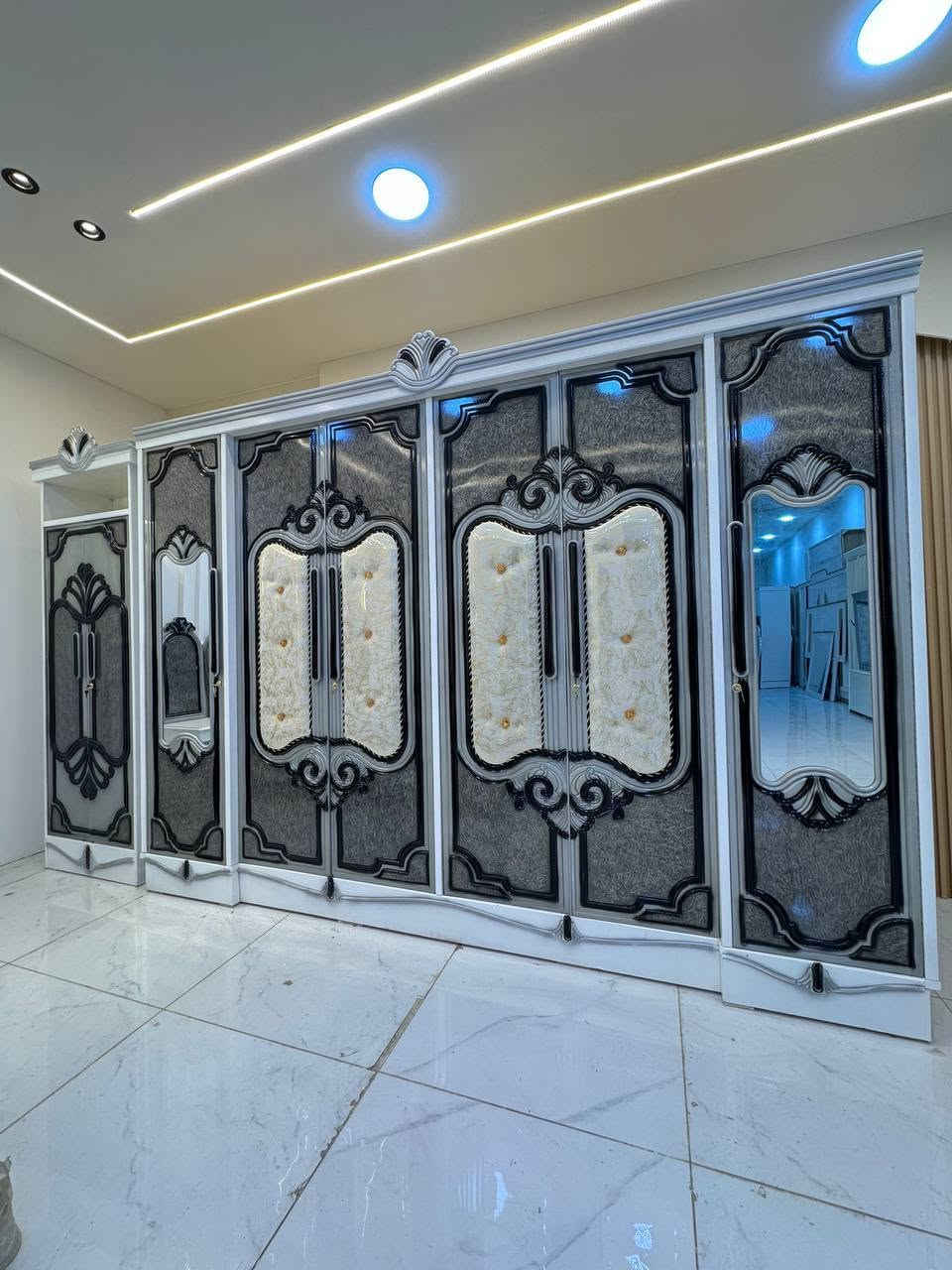 حصرياً الموديل الجديد   
غرفه نجاره قتصاديه 🛌
 مليون و200 
الكنتور ارتفاع 240 عرض 320 
مع الزاويه مجموع الطول 4 امتار 
السمك الخارجي للغرفه 5 ملم ام دي اف
والسمك الداخلي 3 ملم معاكس ابيض

الشازلون والطابوريه حسب الطلب سعره 75

متوفر توصيل وشد داخل بغداد 😊
متوفر توصيل وشد لكافة محافضات العراق


**إذا كنت صاحب هذا الإعلان وتريد حذفه لأي سبب، رجاءا أرسل رسالة إلى الدعم الفني**