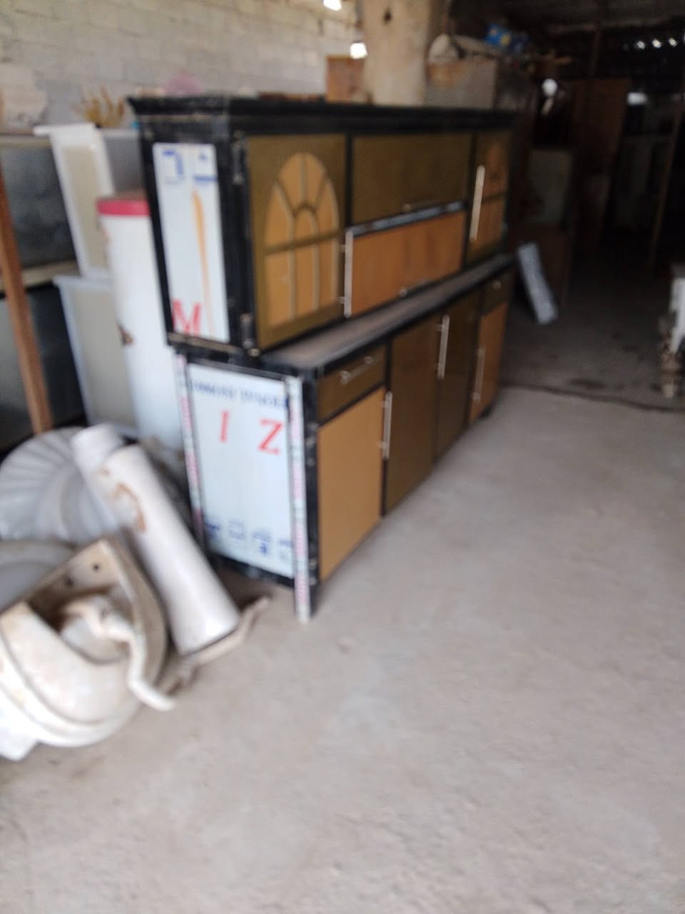 انواع الكاونترات والاغراض المنزليه الكاطون الرازي مجاور صيدليه أم أيمن رقم الهاتف ***********
